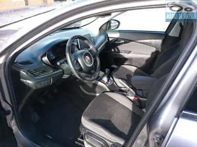 Vendo Fiat Tipo Station Wagon 2018 - 12750 EUR, 106000 km - AUTO.MOTO.pt