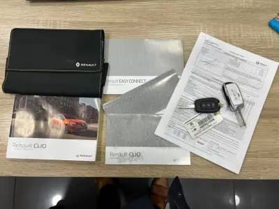 Vendo Renault Clio 2021 - 12600 EUR, 115121 km - AUTO.MOTO.pt