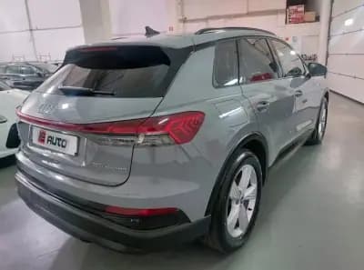 Vendo Audi Q4 e-tron 2021 - 27900 EUR, 85105 km - AUTO.MOTO.pt