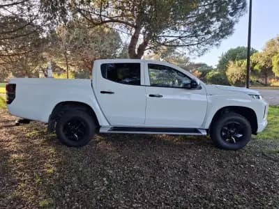Vendo Mitsubishi L200 2022 - 32900 EUR, 56900 km - AUTO.MOTO.pt