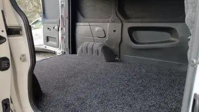 Vendo Nissan NV300 2020 - 20900 EUR, 99900 km - AUTO.MOTO.pt