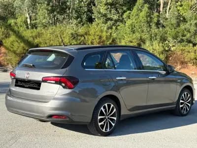 Vendo Fiat Tipo Station Wagon 2018 - 12900 EUR, 94406 km - AUTO.MOTO.pt