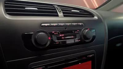 Vendo SEAT Leon 2012 - 7900 EUR, 395479 km - AUTO.MOTO.pt