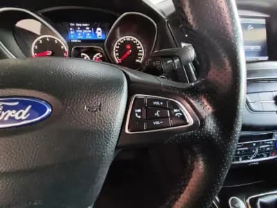 Vendo Ford Focus 2015 - 20500 EUR, 125550 km - AUTO.MOTO.pt