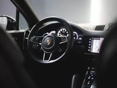 Vendo Porsche Cayenne Coupé 2023 - 104990 EUR, 18500 km - AUTO.MOTO.pt