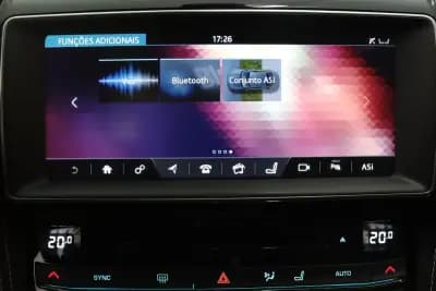 Sell Jaguar F-Pace 2018 - 33900 EUR, 70000 km - AUTO.MOTO.pt