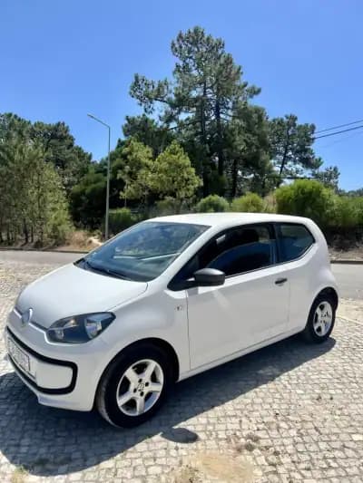 Vendo Volkswagen Up! 2013 - 5499 EUR, 144000 km - AUTO.MOTO.pt