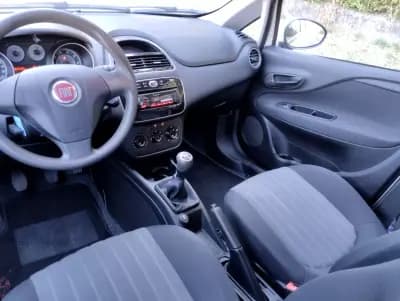 Vendo Fiat Punto 2019 - 7999 EUR, 180000 km - AUTO.MOTO.pt