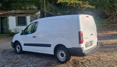 Vendo Peugeot Partner 2018 - 9450 EUR, 204000 km - AUTO.MOTO.pt