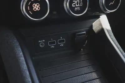 Vendo Renault Zoe 2022 - 19880 EUR, 5620 km - AUTO.MOTO.pt