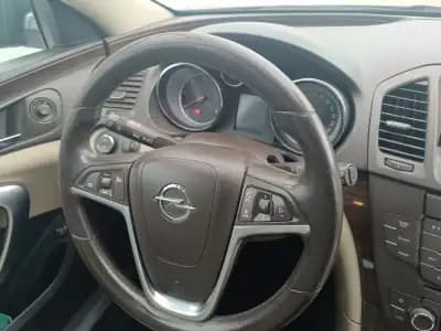 Sell Opel Insignia 2010 - 7500 EUR, 206000 km - AUTO.MOTO.pt