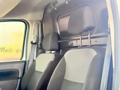 Vendo Renault Kangoo 2019 - 11500 EUR, 161094 km - AUTO.MOTO.pt