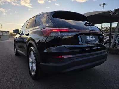 Vendo Audi Q4 e-tron 2022 - 36990 EUR, 56000 km - AUTO.MOTO.pt