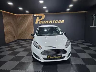 Sell Ford Fiesta 2015 - 10750 EUR, 165000 km - AUTO.MOTO.pt