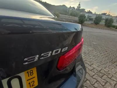 Vendo BMW 330 2018 - 18890 EUR, 178000 km - AUTO.MOTO.pt