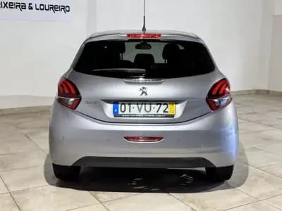 Sell Peugeot 208 2018 - 11900 EUR, 123326 km - AUTO.MOTO.pt