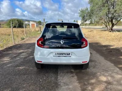 Vendo Renault Twingo 2022 - 15750 EUR, 11000 km - AUTO.MOTO.pt