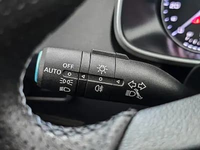 Sell MG ZS 2020 - 19250 EUR, 15000 km - AUTO.MOTO.pt