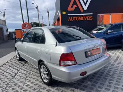 Vendo Hyundai Accent 2003 - 4250 EUR, 252434 km - AUTO.MOTO.pt