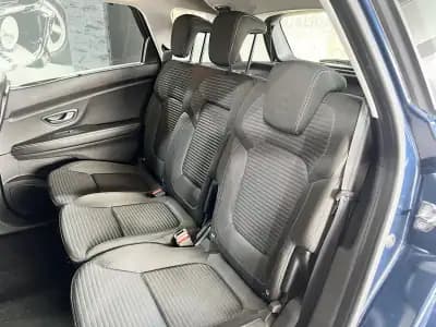 Sell Renault Scénic 2017 - 15800 EUR, 156509 km - AUTO.MOTO.pt