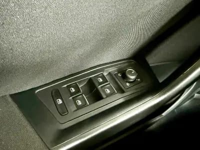 Vendo Volkswagen T-Roc 2022 - 21490 EUR, 55307 km - AUTO.MOTO.pt