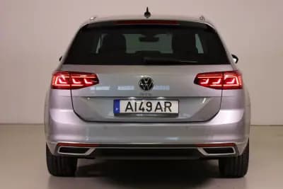 Vendo Volkswagen Passat Variant 2021 - 25990 EUR, 70682 km - AUTO.MOTO.pt