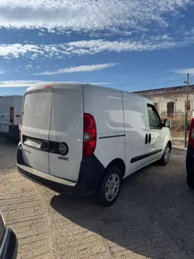 Vendo Fiat Doblo 2021 - 13500 EUR, 131273 km - AUTO.MOTO.pt