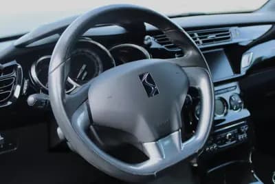 Vendo Citroën DS3 2012 - 8990 EUR, 207000 km - AUTO.MOTO.pt