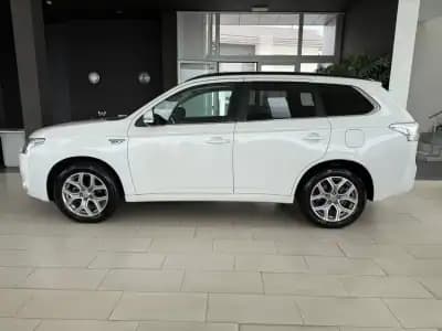 Vendo Mitsubishi Outlander 2015 - 15990 EUR, 157367 km - AUTO.MOTO.pt