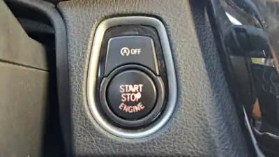 Vendo BMW 320 2018 - 21500 EUR, 131572 km - AUTO.MOTO.pt