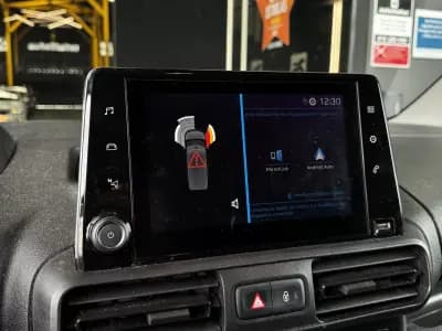 Sell Peugeot Partner 2021 - 14990 EUR, 108700 km - AUTO.MOTO.pt