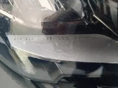 Vendo Peugeot 5008 2021 - 19900 EUR, 128209 km - AUTO.MOTO.pt