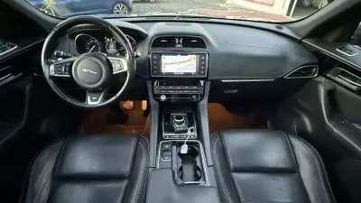 Vendo Jaguar F-Pace 2018 - 24990 EUR, 165000 km - AUTO.MOTO.pt