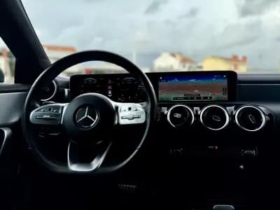 Vendo Mercedes-Benz CLA 180 2019 - 29950 EUR, 73000 km - AUTO.MOTO.pt