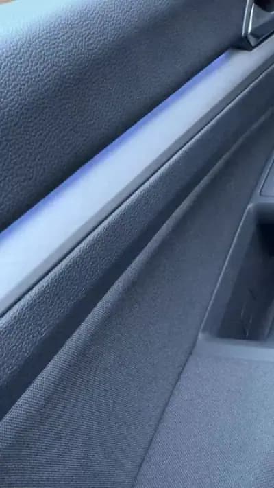 Sell Volkswagen Golf 2021 - 18450 EUR, 93080 km - AUTO.MOTO.pt