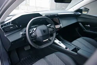 Vendo Peugeot 408 2024 - 24600 EUR, 30776 km - AUTO.MOTO.pt