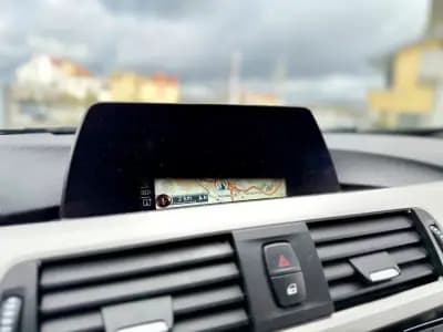 Vendo BMW 318 2016 - 17950 EUR, 172000 km - AUTO.MOTO.pt