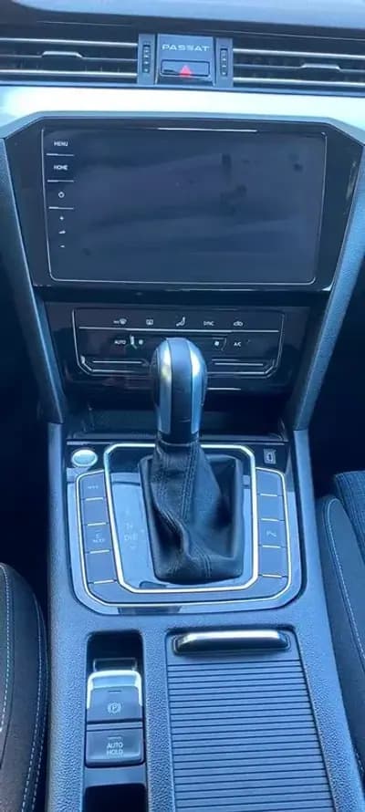 Vendo Volkswagen Passat Variant 2021 - 19900 EUR, 129031 km - AUTO.MOTO.pt