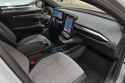 Vendo Renault Mégane E-Tech 2023 - 24450 EUR, 60913 km - AUTO.MOTO.pt