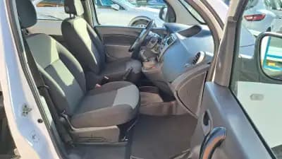 Vendo Renault Kangoo 2019 - 18900 EUR, 190869 km - AUTO.MOTO.pt