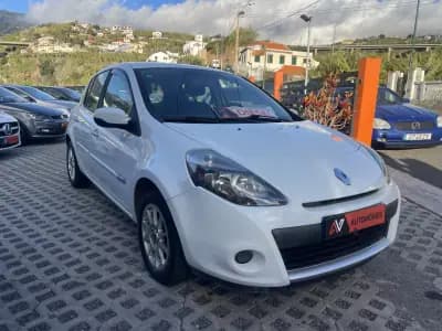 Sell Renault Clio 2010 - 5950 EUR, 239402 km - AUTO.MOTO.pt