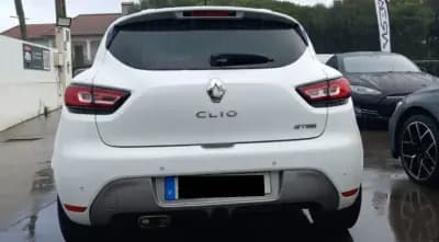 Vendo Renault Clio 2017 - 13500 EUR, 140820 km - AUTO.MOTO.pt
