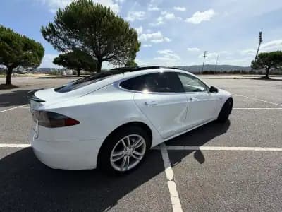 Vendo Tesla Model S 2015 - 27500 EUR, 162000 km - AUTO.MOTO.pt