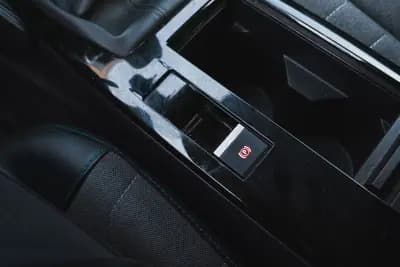 Vendo Citroën C4 2022 - 16950 EUR, 81250 km - AUTO.MOTO.pt