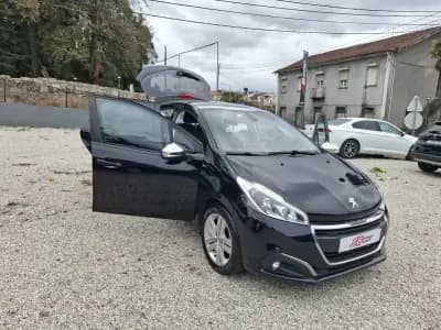 Sell Peugeot 208 2017 - 8900 EUR, 191000 km - AUTO.MOTO.pt
