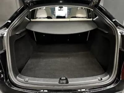 Vendo Tesla Model Y 2024 - 43990 EUR, 35600 km - AUTO.MOTO.pt