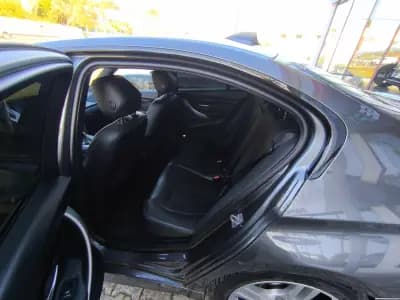 Vendo BMW 330 2018 - 18890 EUR, 178000 km - AUTO.MOTO.pt