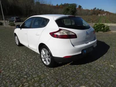 Vendo Renault Mégane 2015 - 8990 EUR, 198000 km - AUTO.MOTO.pt