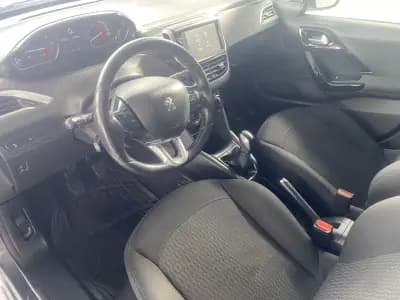 Sell Peugeot 208 2019 - 10750 EUR, 112682 km - AUTO.MOTO.pt