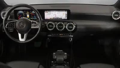 Vendo Mercedes-Benz A 250e Limousine 2021 - 25900 EUR, 102000 km - AUTO.MOTO.pt